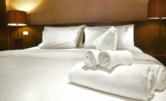 Elmhurst Hotel Ридинг Экстерьер фото
